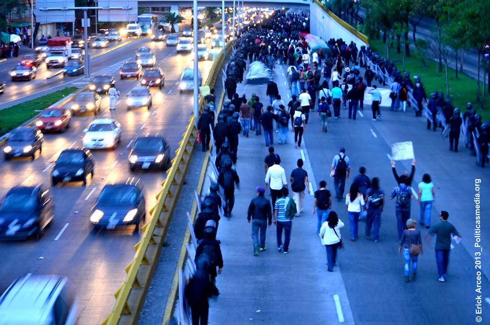 Marcha por la revocación de Enrique Peña Nieto, julio 1, 2014 - Foto: Erick Arceo
